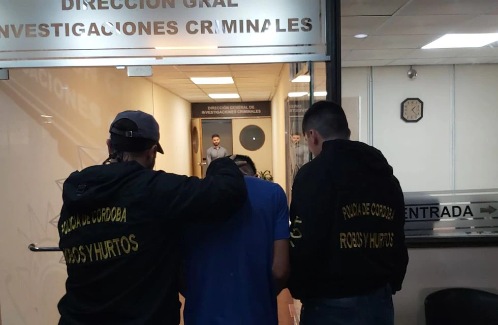 Córdoba: detuvieron a un ladrón que dañaba cajeros automáticos en bancos de la Capital