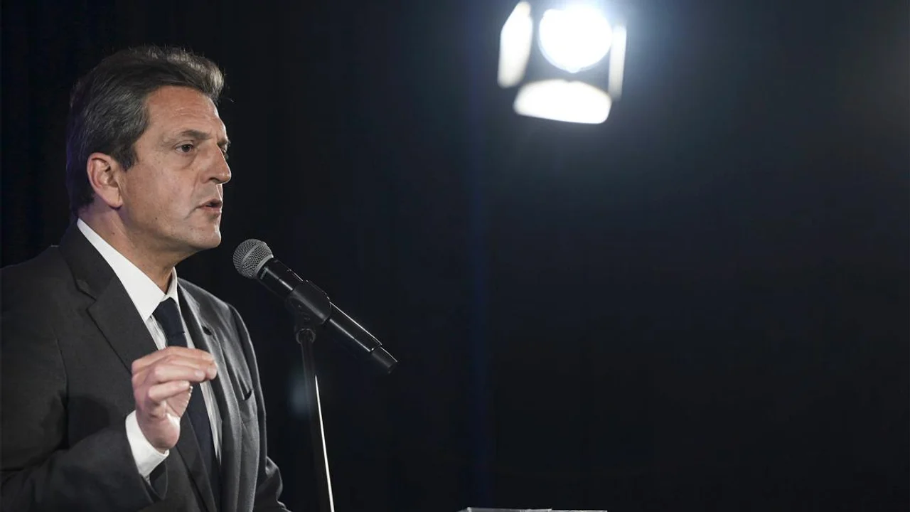 Massa reivindicó a Alfonsín y aseguró que si gana encarará un verdadero proyecto de unidad nacional