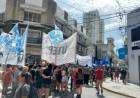 Sindicatos se movilizan en el centro santafesino en rechazo al DNU del gobierno nacional