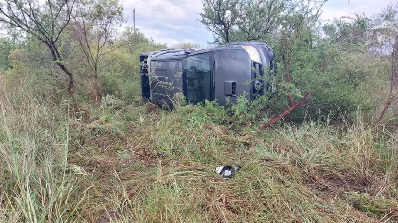 Hospitalizaron a policías de Entre Ríos tras violento vuelco