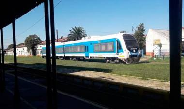 Tren hasta La Picada: reemplazaron durmientes quemados