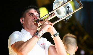 Los Caligaris echaron a un trombonista que atacó a los mexicanos