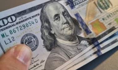 El dólar blue no tiene freno: cerró la semana con un nuevo récord