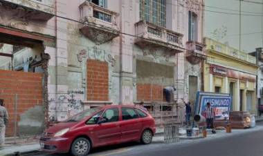 Tapiaron un viejo edificio.