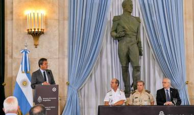 Anunciaron "rejerarquización" con aumentos salariales para las Fuerzas Armadas