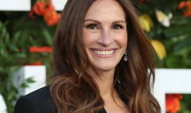 Julia Roberts estrena un juvenil corte de pelo y no podría quedarle mejor