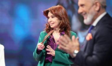 Cristina: "Ganar las elecciones depende de que volvamos a enamorar a la sociedad"