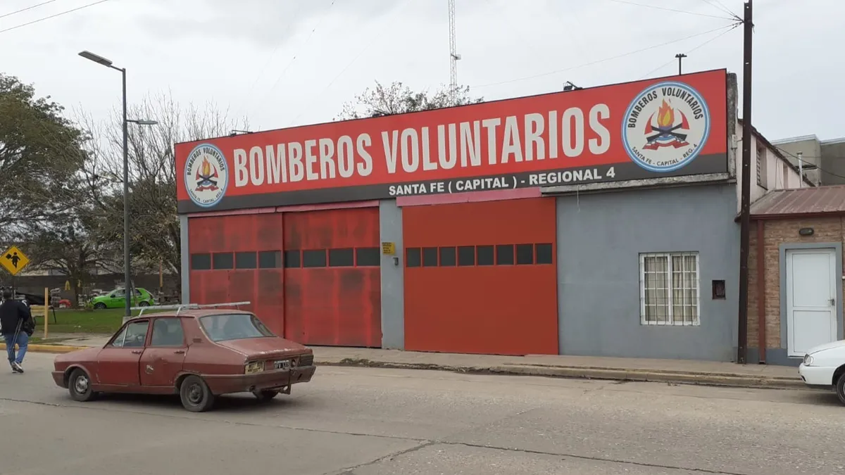 Bomberos Voluntarios de Santa Fe festejan su día en el cuartel de Blas Parera al 8700