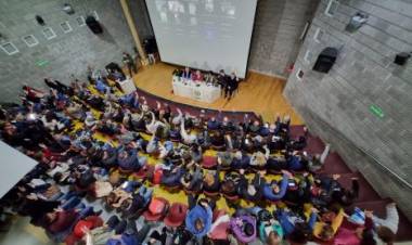 ATE y UPCN aceptaron la propuesta salarial del Gobierno: 51% en tramos hasta fin de año, con un adelanto del 25% en agosto y cláusulas