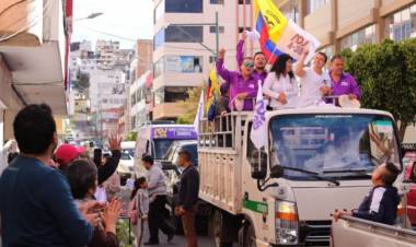 Ecuador: Dispararon cerca de la caravana del candidato presidencial Daniel Noboa