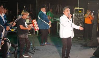 Conmoción por la muerte del cantante de música tropical Huguito Flores