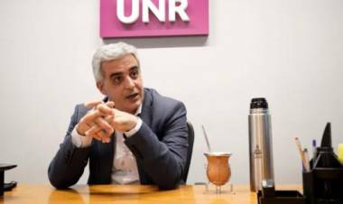 El rector de la Universidad de Rosario desobligó a los estudiantes a asistir a clases para que participen de una actividad en contra de las propuestas de Milei