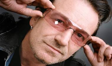 Bono aprovecha la residencia de U2 en Las Vegas para rendir homenaje a Alexei Navalny