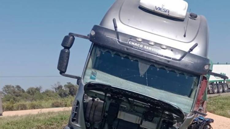 Accidente fatal en la Ruta Nacional 34 entre un camión y una camioneta: falleció un joven de 25 años