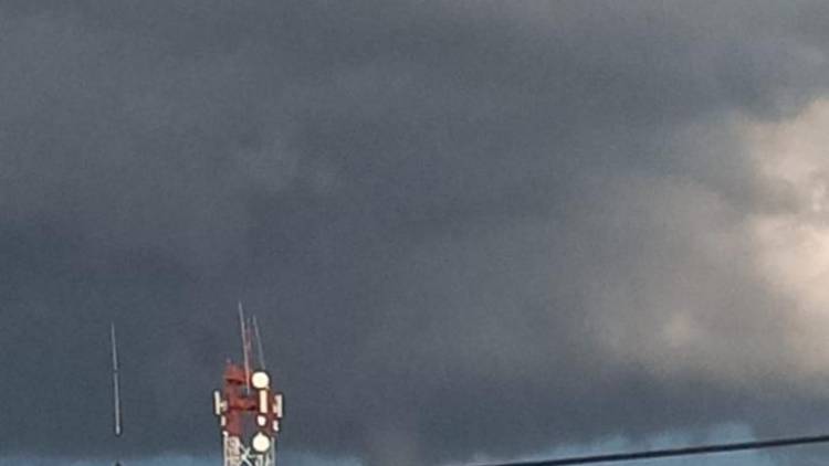 La formación de un tornado alertó a San Justo
