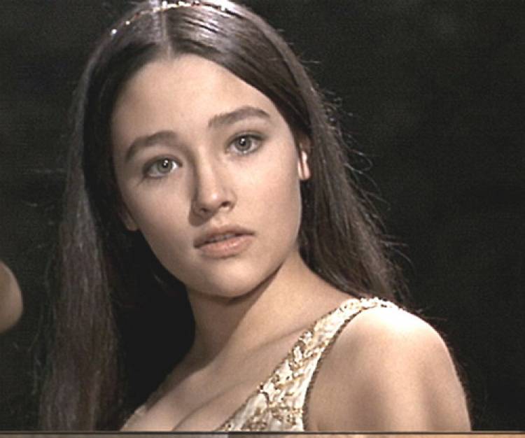 ¿Qué fue de Olivia Hussey, la bella Virgen María de la serie “Jesús de Nazaret”? Así luce hoy
