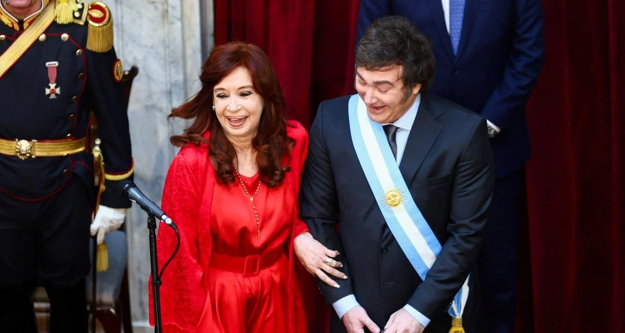 Cristina de nuevo contra Milei: "No están jugando un juego de mesa, sino con la mesa de los argentinos"