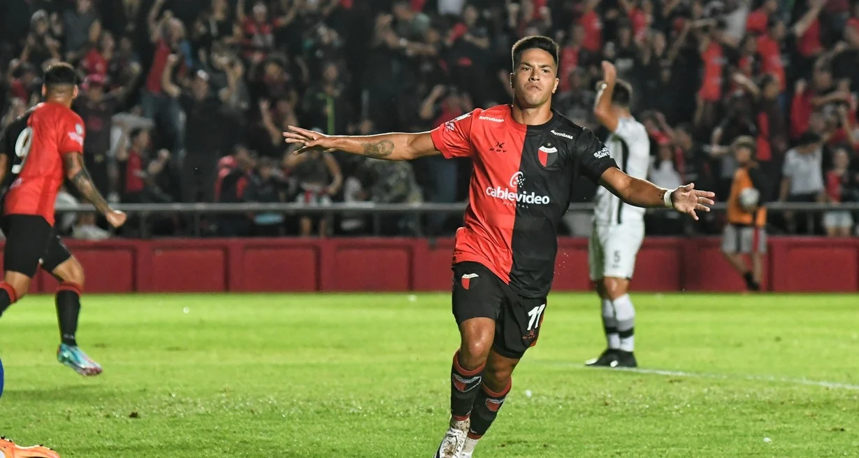 Primera Nacional: Colón golea 3-0 a Patronato en Santa Fe