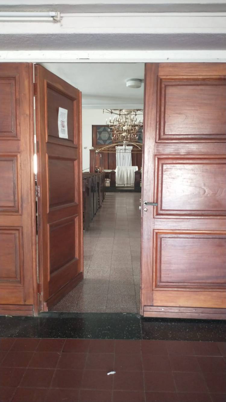 Importante operativo policial en una sinagoga céntrica