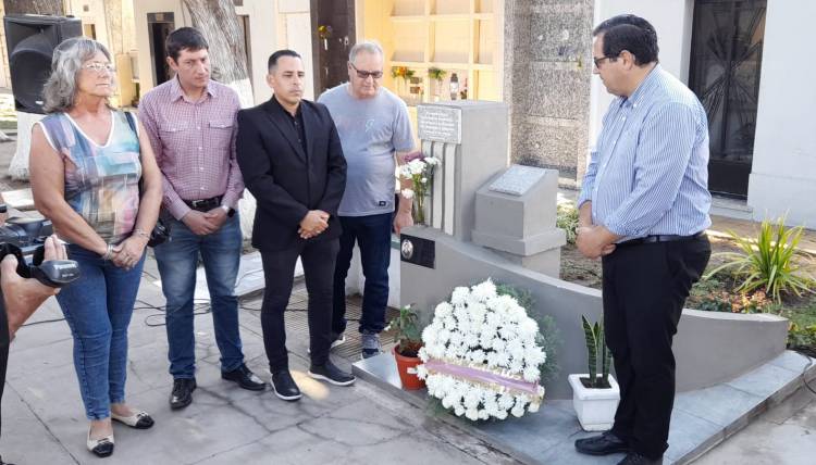 SENTIDA CELEBRACIÓN EN MEMORIA DE LOS VECINALISTAS FALLECIDOS
