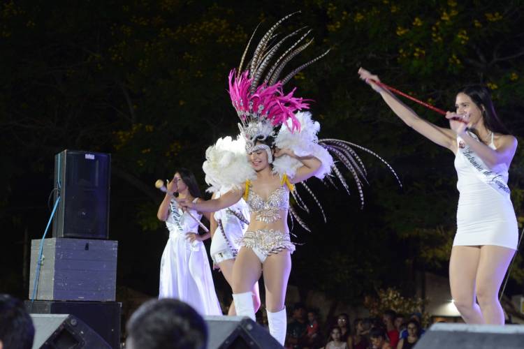 Reconquista vivió una gran fiesta en el lanzamiento oficial del Carnaval