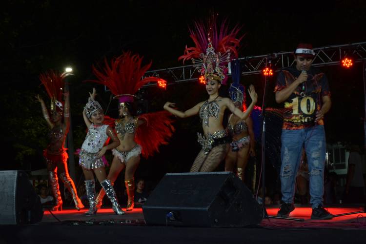 Reconquista vivió una gran fiesta en el lanzamiento oficial del Carnaval
