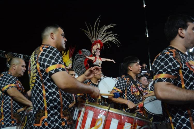 Reconquista vivió una gran fiesta en el lanzamiento oficial del Carnaval