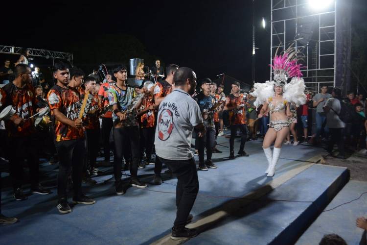 Reconquista vivió una gran fiesta en el lanzamiento oficial del Carnaval