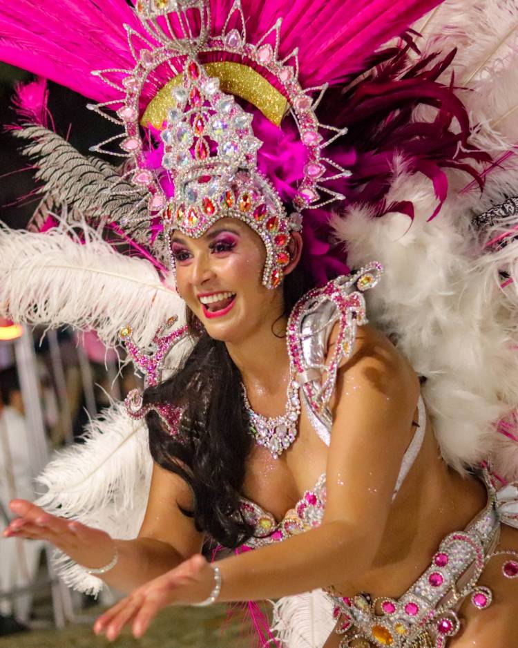 RECONQUISTA CORONA LOS CARNAVALES 2023 CON UNA 5° NOCHE