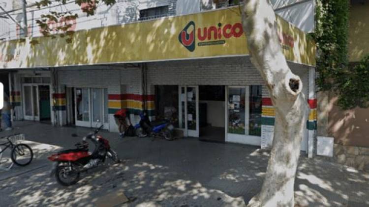 13 balazos le perpetraron en el frente de un supermercado de la familia de Antonela Roccuzzo en Rosario