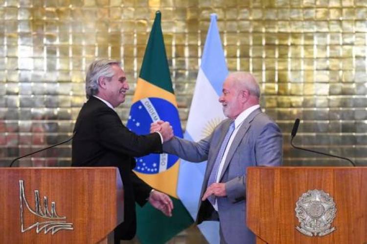 Lula, con Alberto Fernández: "El FMI no puede presionar a un país que quiere crecer y mejorar la vida del pueblo"