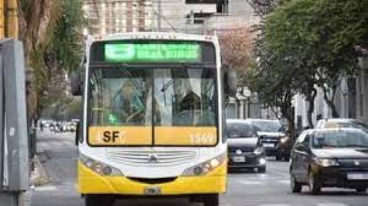 Fracasaron las negociaciones y no hay servicio de colectivos urbanos e interurbanos en Santa Fe y la región