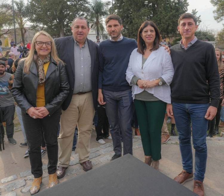 LOS CANDIDATOS DE UNIDOS PARA CAMBIAR SANTA FE PRESENTARON SU COMPROMISO CON LA CAPITAL