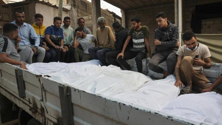 Nuevos bombardeos nocturnos de Israel provocaron al menos 120 muertos