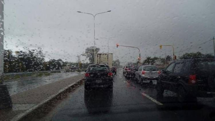 Viernes con lluvias y tormentas: cómo estará el tiempo durante el fin de semana